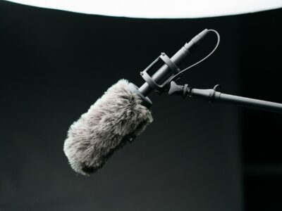 Reklamları Kim Seslendiriyor