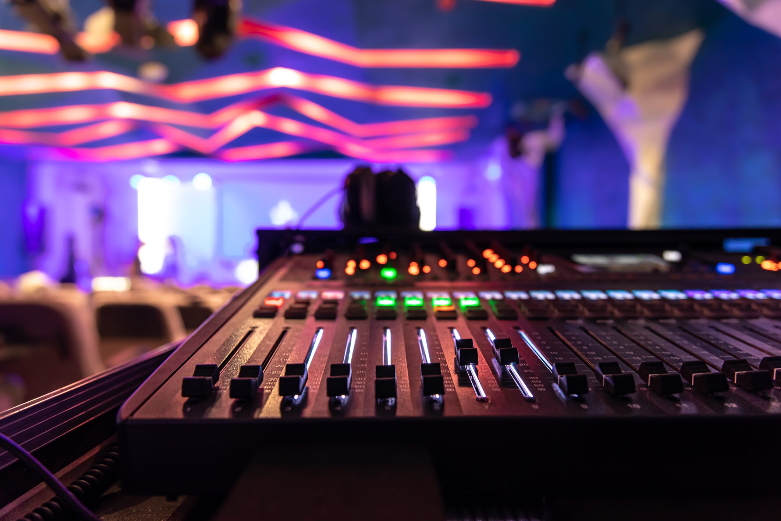 Seslendirmede Ses Rengi ve Ses Tonu Neden Önemlidir? ses rengi | ses rengi ve ses tonu bibersa scaled 3